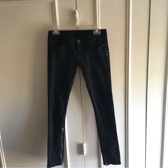 Women's Skinny ankle zip Black Jeans - Picture 4 of 4
